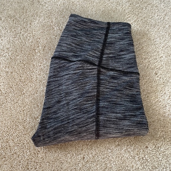 Victoria’s Secret sport leggings. - Picture 2 of 3